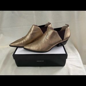 Nine West Gold ankle booties sz 12